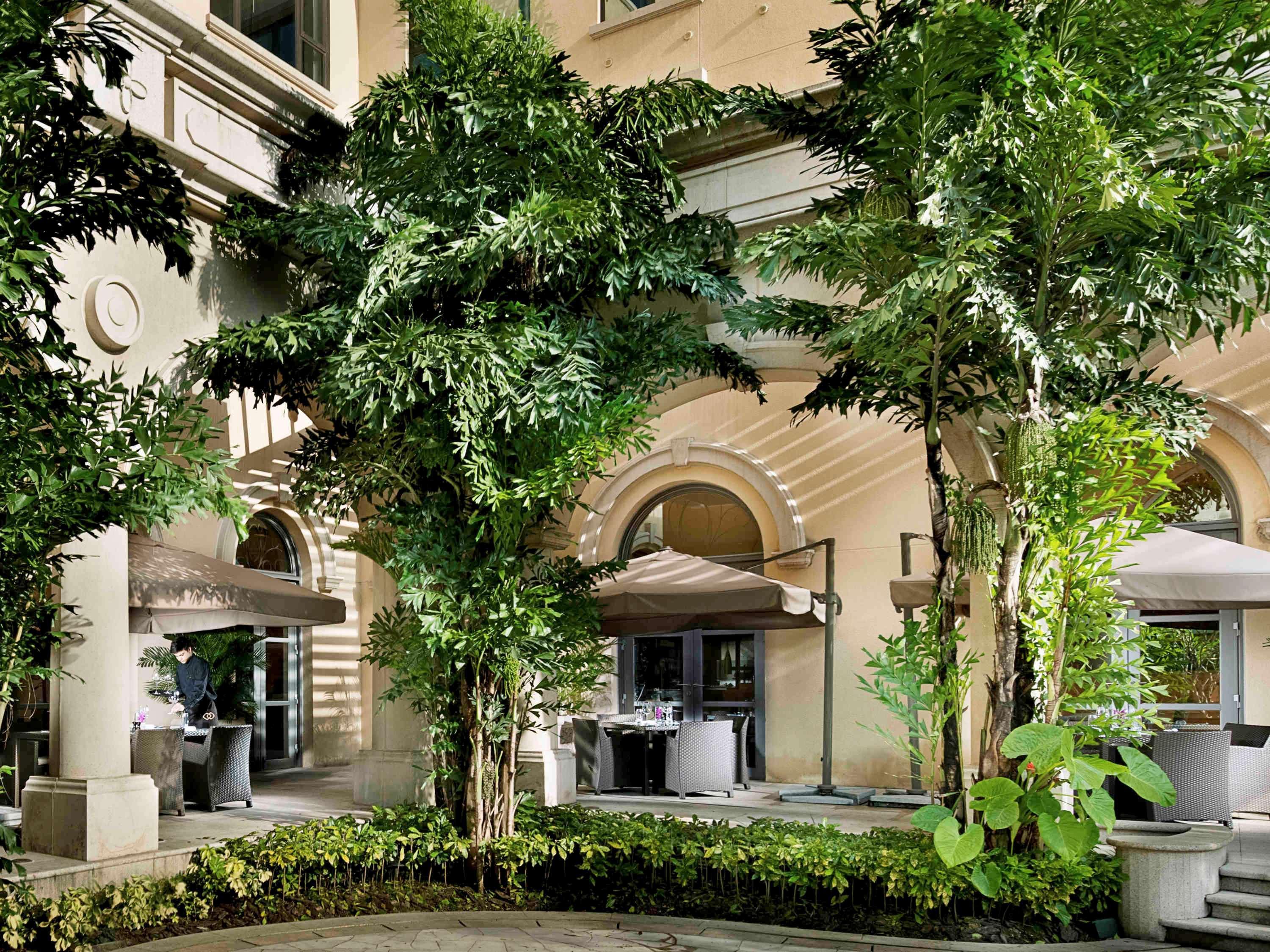Sofitel Macau At Ponte 16 Hotel Kültér fotó The hotel's entrance