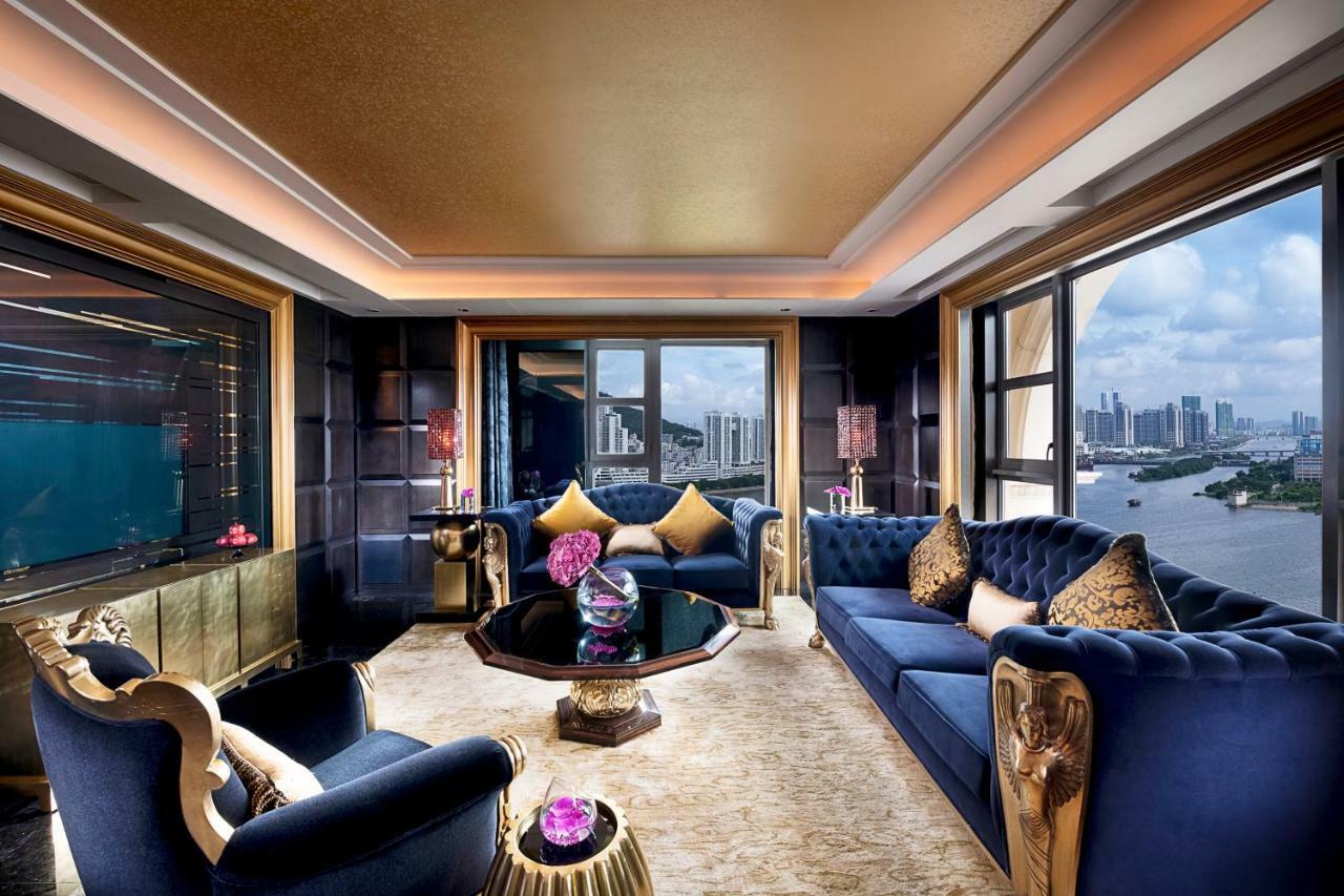 Sofitel Macau At Ponte 16 Hotel Kültér fotó The living room of a Presidential Suite